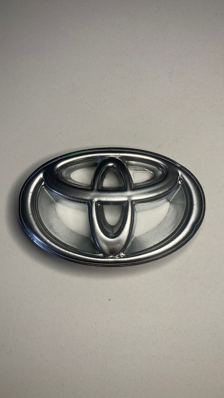 Toyota Corolla Kaput önü logo