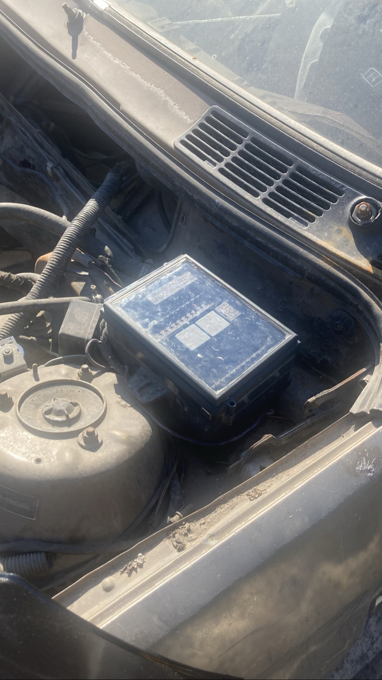 BMW E30 sigorta kapağı 61131368802