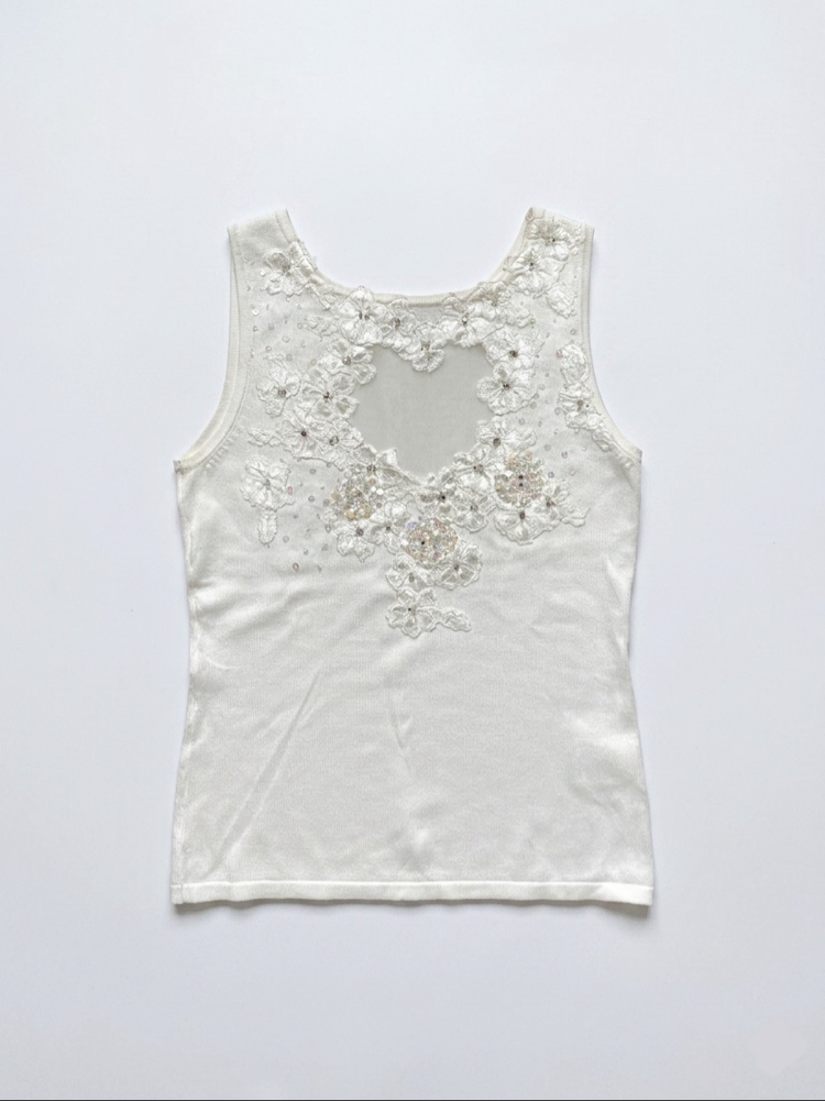 Vintage Heart Cut-out Floral Embroidery Top