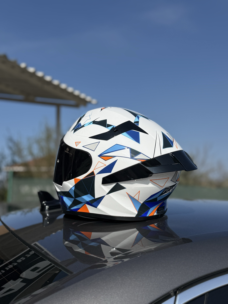 Rivox R2 Geometry Kask