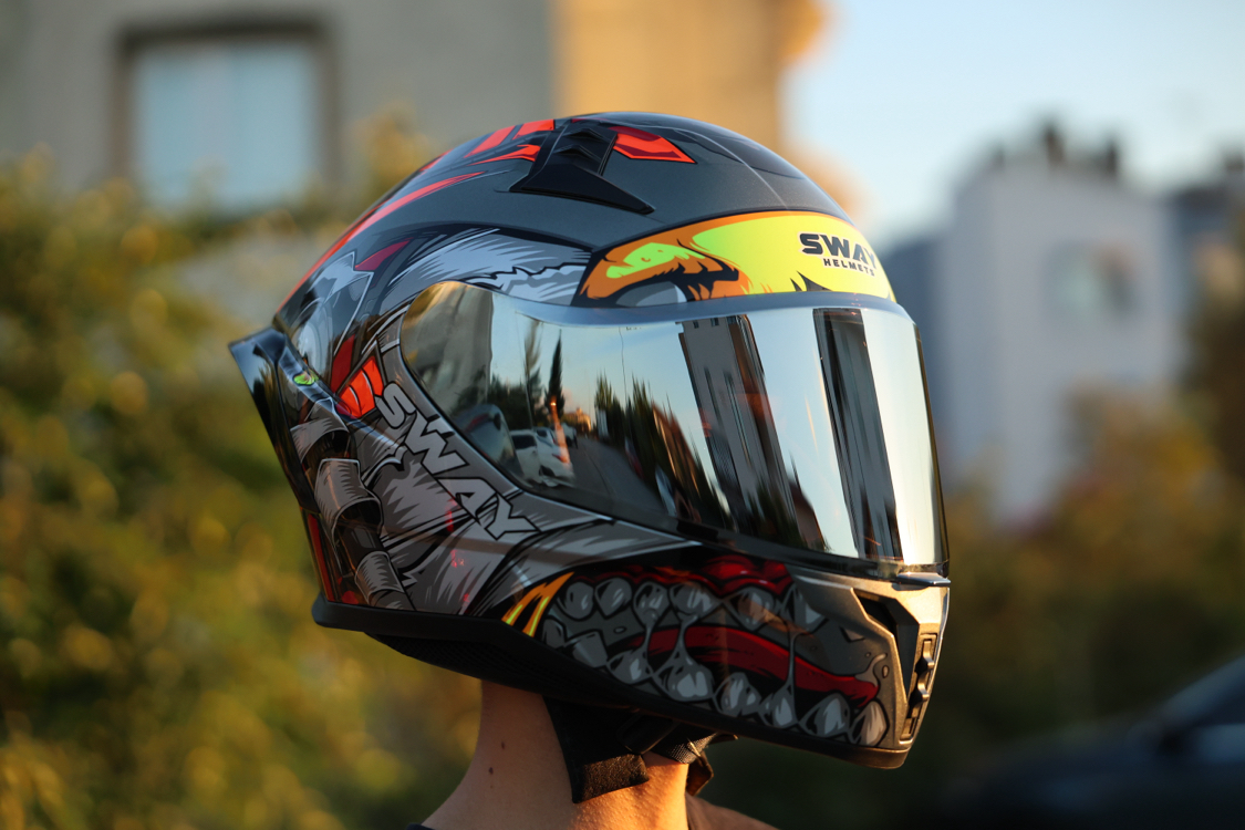SWAY SNAKE KASK