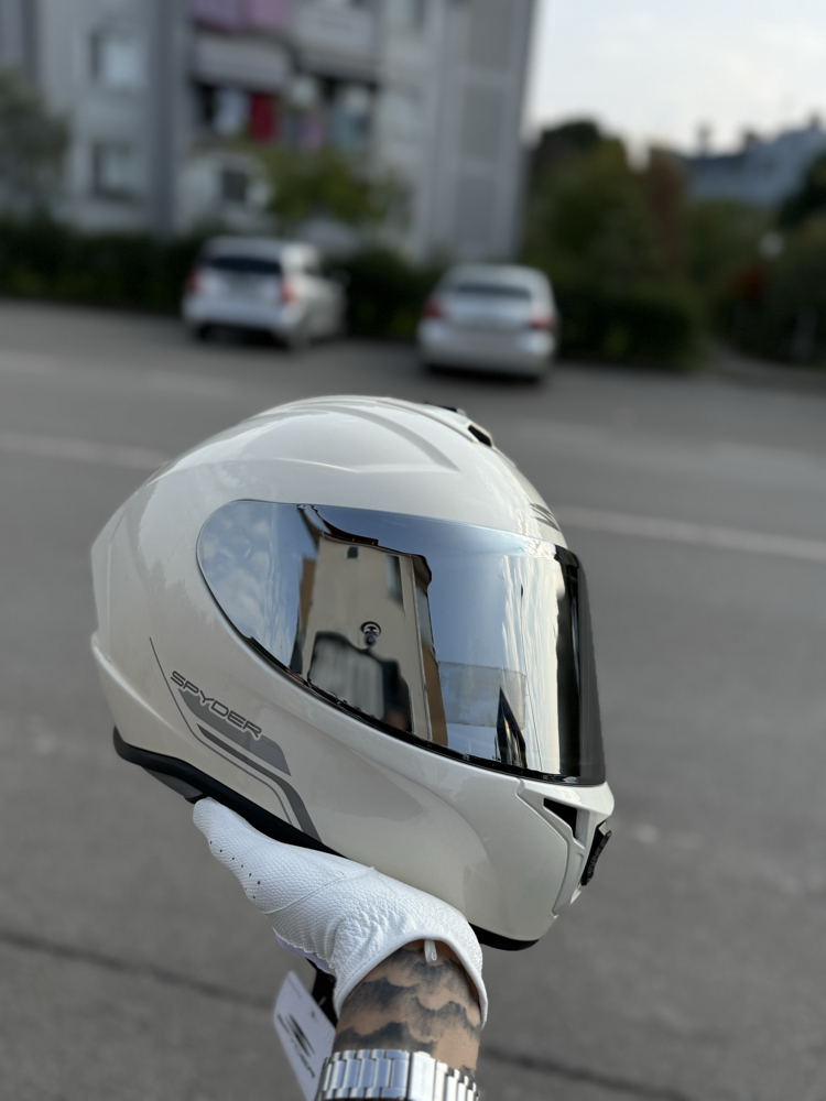 SPYDER KASK BEYAZ SİLVER VİZÖR ÇOK KALİTELİ-SADECE ŞEFFAF VİZÖR KALMIŞTIR.