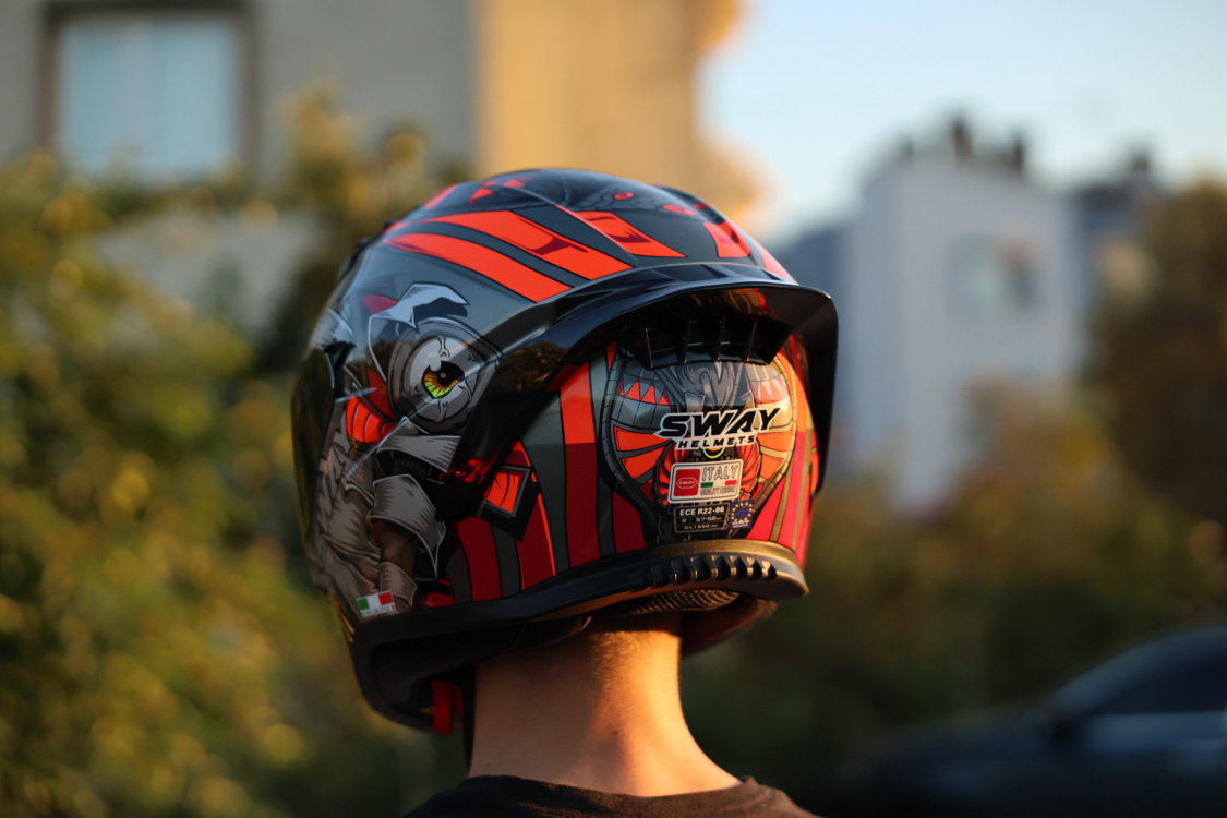 SWAY SNAKE KASK
