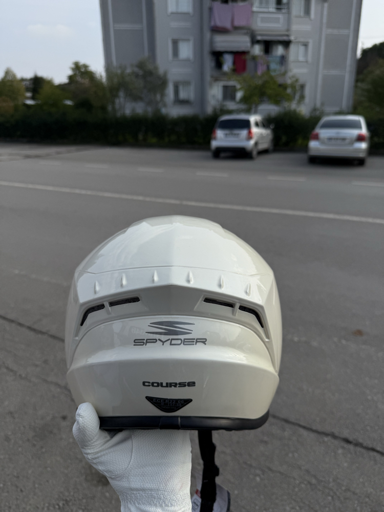 SPYDER KASK BEYAZ SİLVER VİZÖR ÇOK KALİTELİ-SADECE ŞEFFAF VİZÖR KALMIŞTIR.