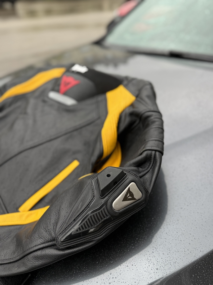 Dainese Hakiki Dana Derisi Hörgüçlü Mont   
