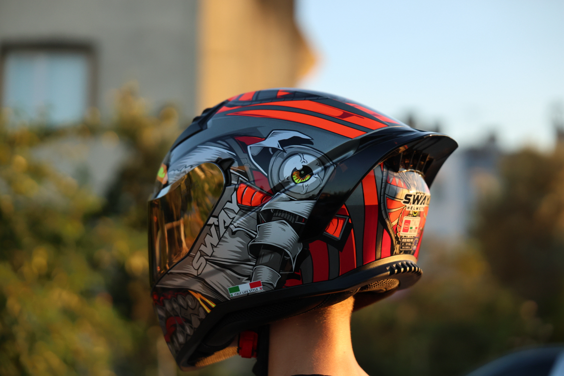 SWAY SNAKE KASK