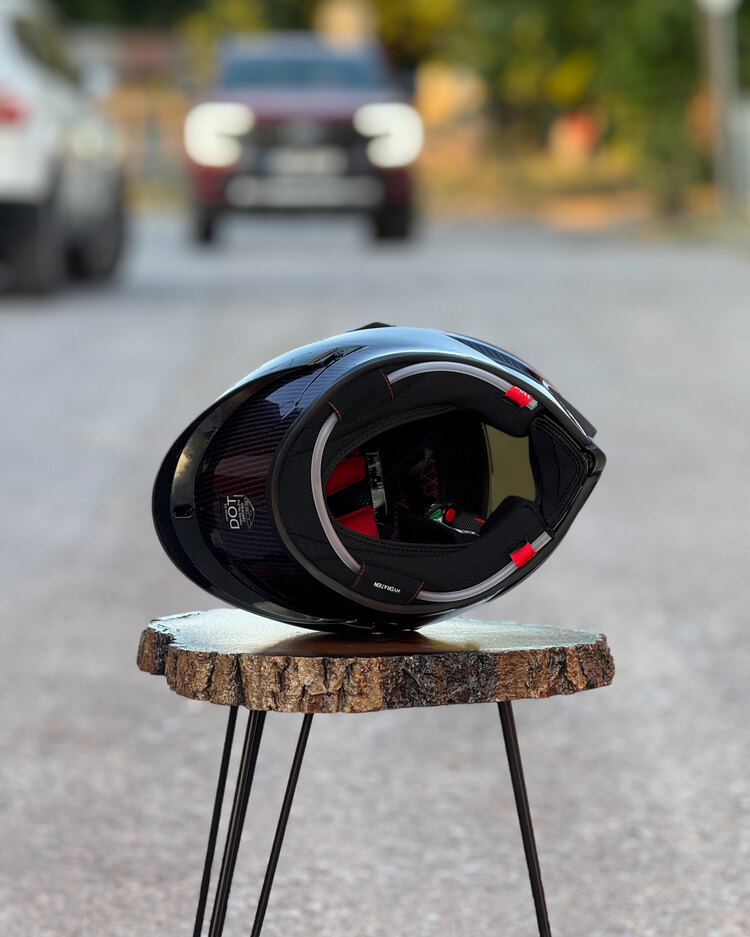 AGV PİSTA GP RR ( ÖZEL SİMLİ )