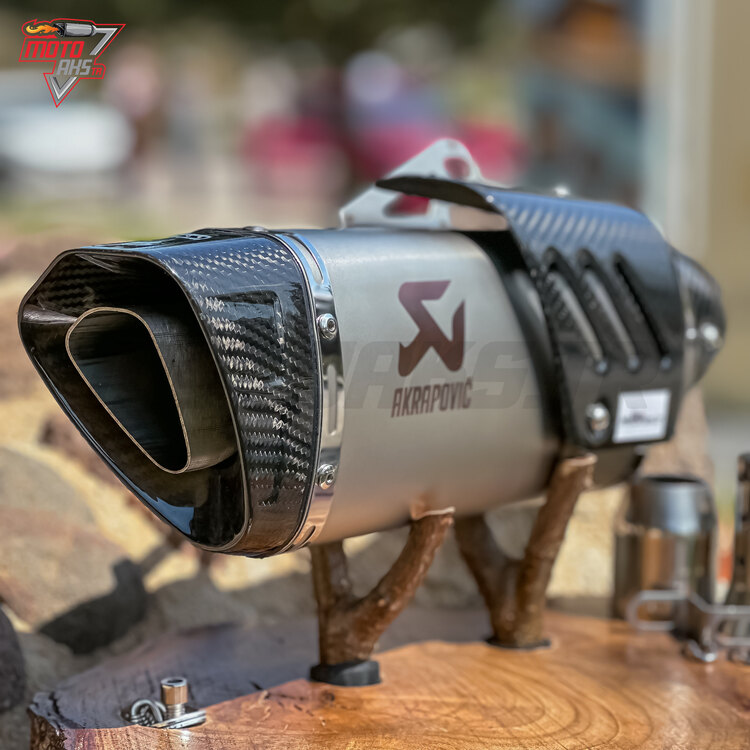 AKRAPOVİC EGZOZ ( KARBON )