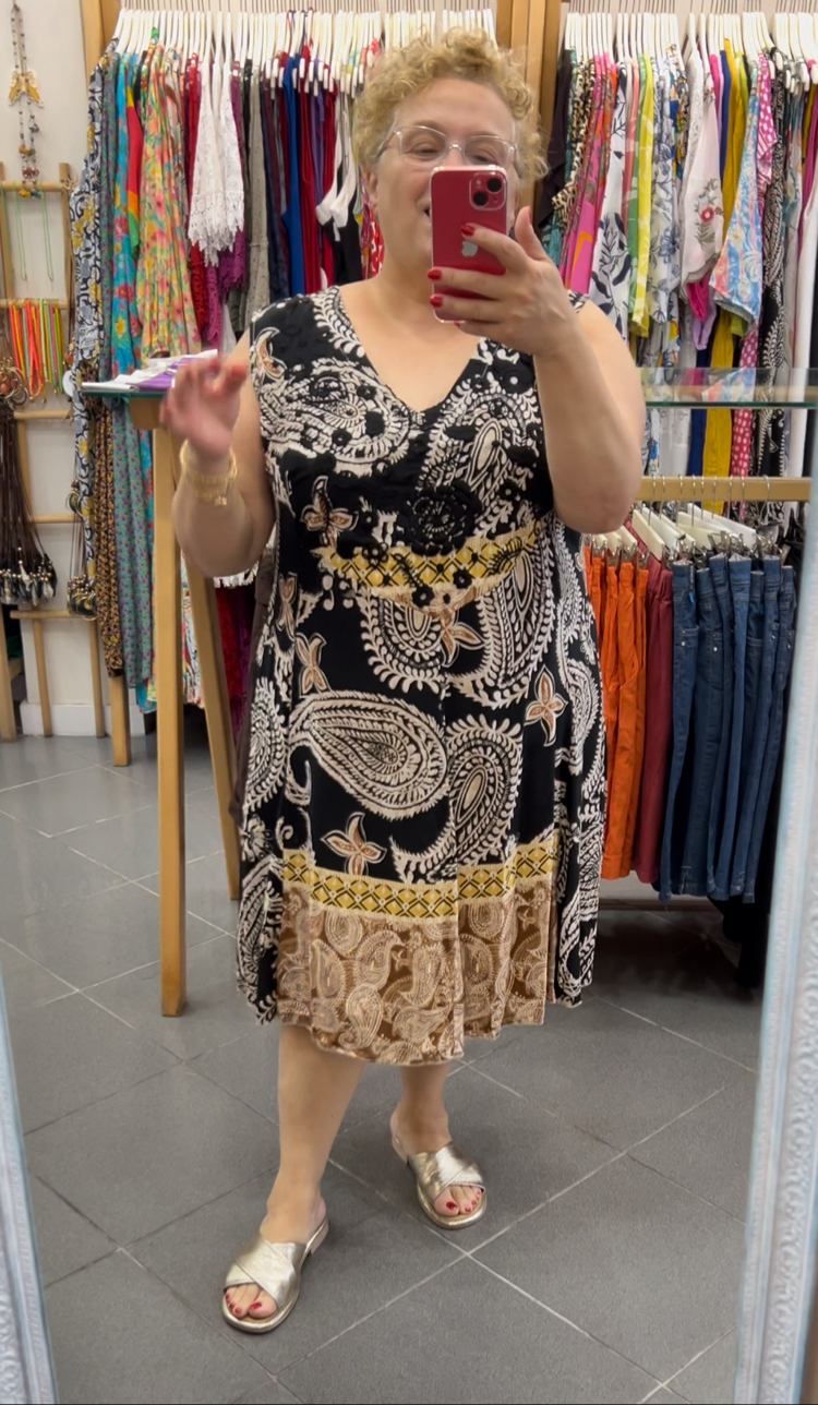 Butik Yazma Yakası İşlemeli Elbise