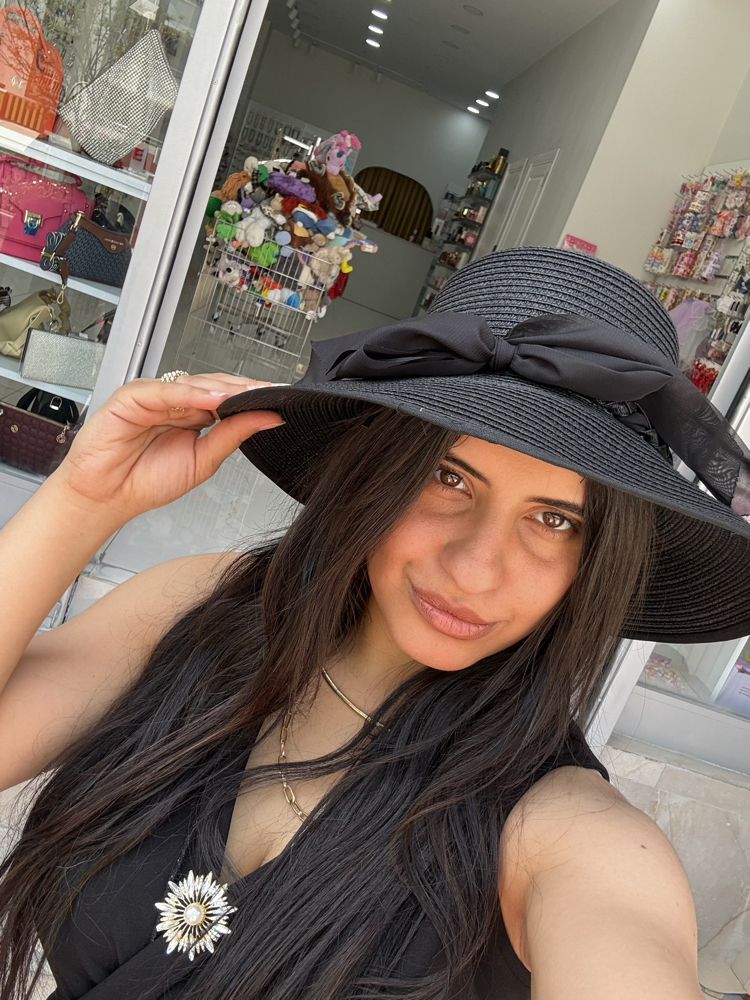 Siyah şapka 