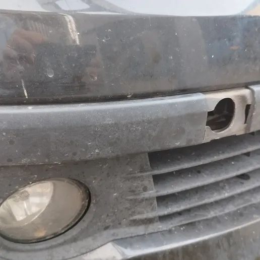 Renault Clio 3 Çeki Demiri Kapağı Ön