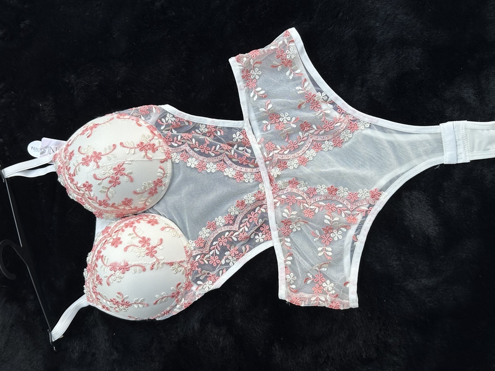  Beyaz Gül kurusu Desenli Bodysuit