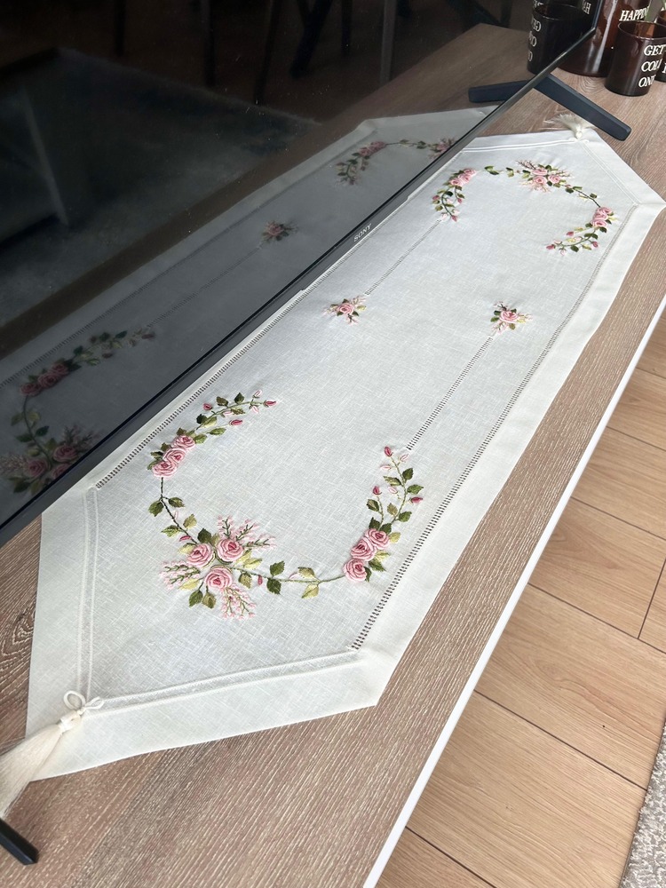 Pudra Rokoko Nakışlı Keten Salon Takımı (5 Parça)