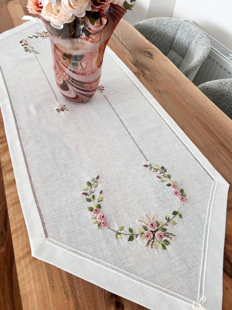 Pudra Rokoko Nakışlı Keten Salon Takımı (5 Parça)