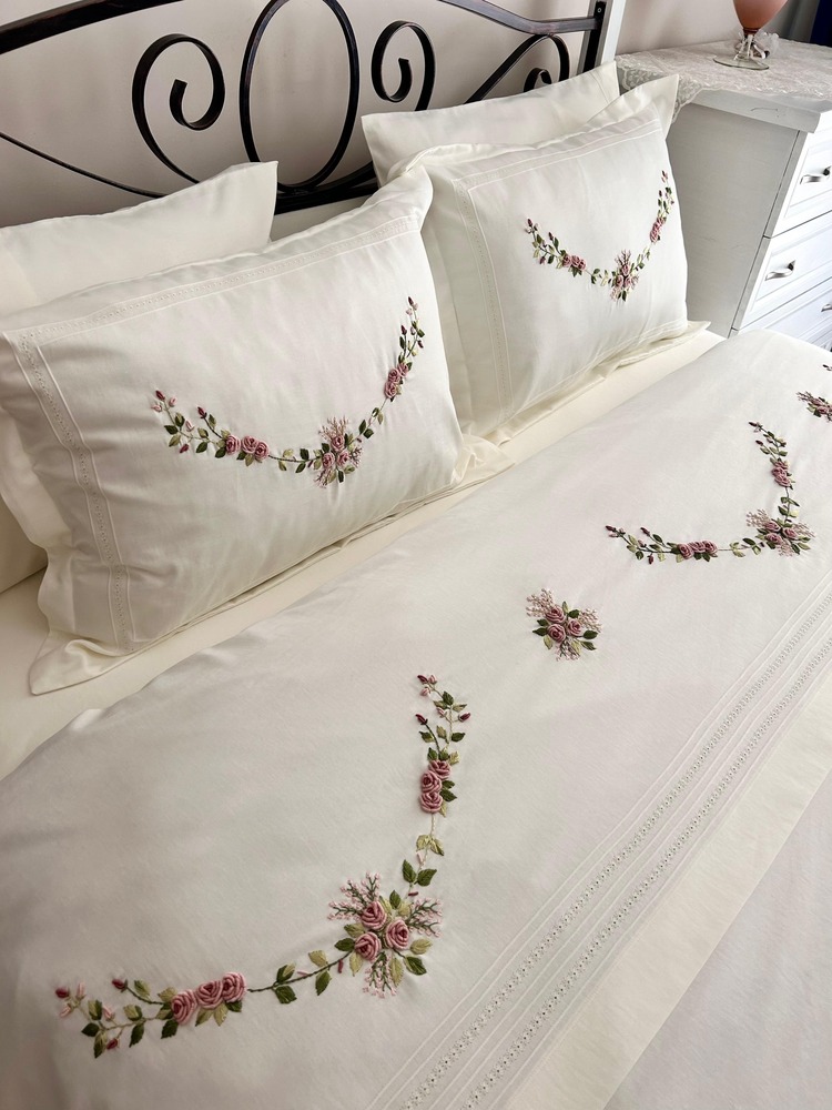 Çift Kişilik Klasik Model Pudra Rokoko Nakışlı Nevresim Takımı