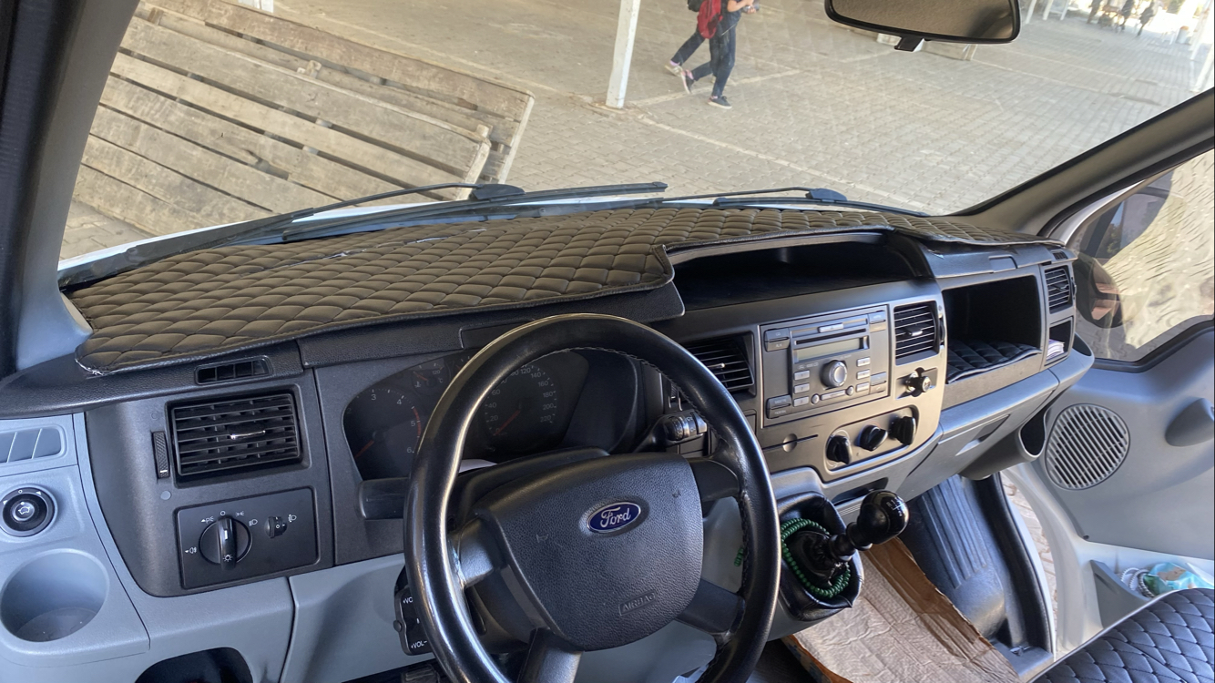 FORD TRANSİT 2007/2012 model arası SİYAH, Siyah Püskülsüz Torpido ÖRTÜSÜ