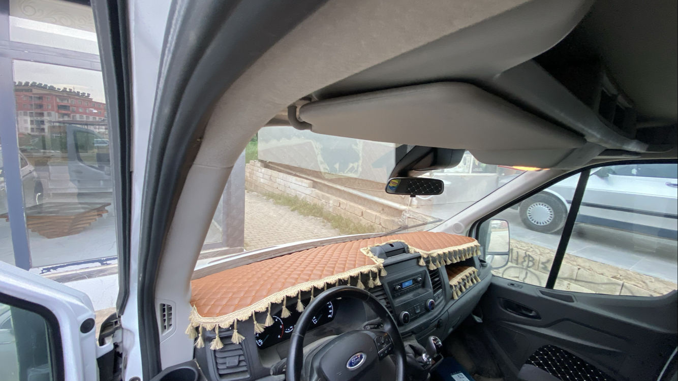 FORD TRANSİT TABA BEJ PÜSKÜLLÜ 2020 model ve sonrası için uyumlu Torpido örtüsü