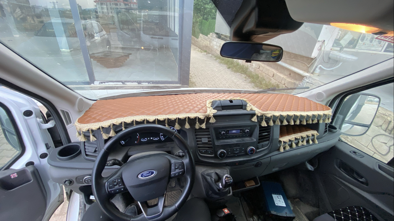 FORD TRANSİT TABA BEJ PÜSKÜLLÜ 2020 model ve sonrası için uyumlu Torpido örtüsü