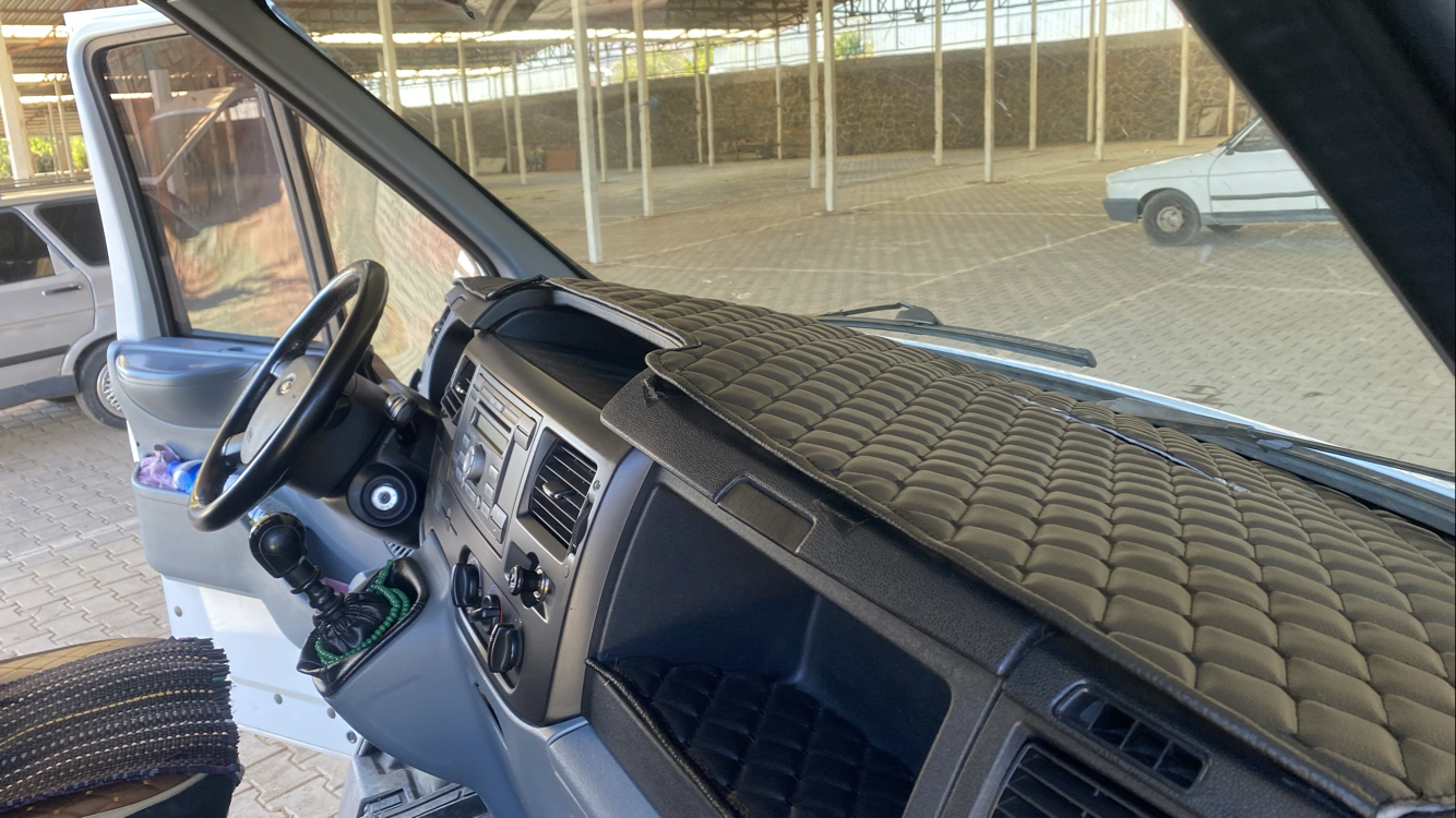 FORD TRANSİT 2007/2012 model arası SİYAH, Siyah Püskülsüz Torpido ÖRTÜSÜ