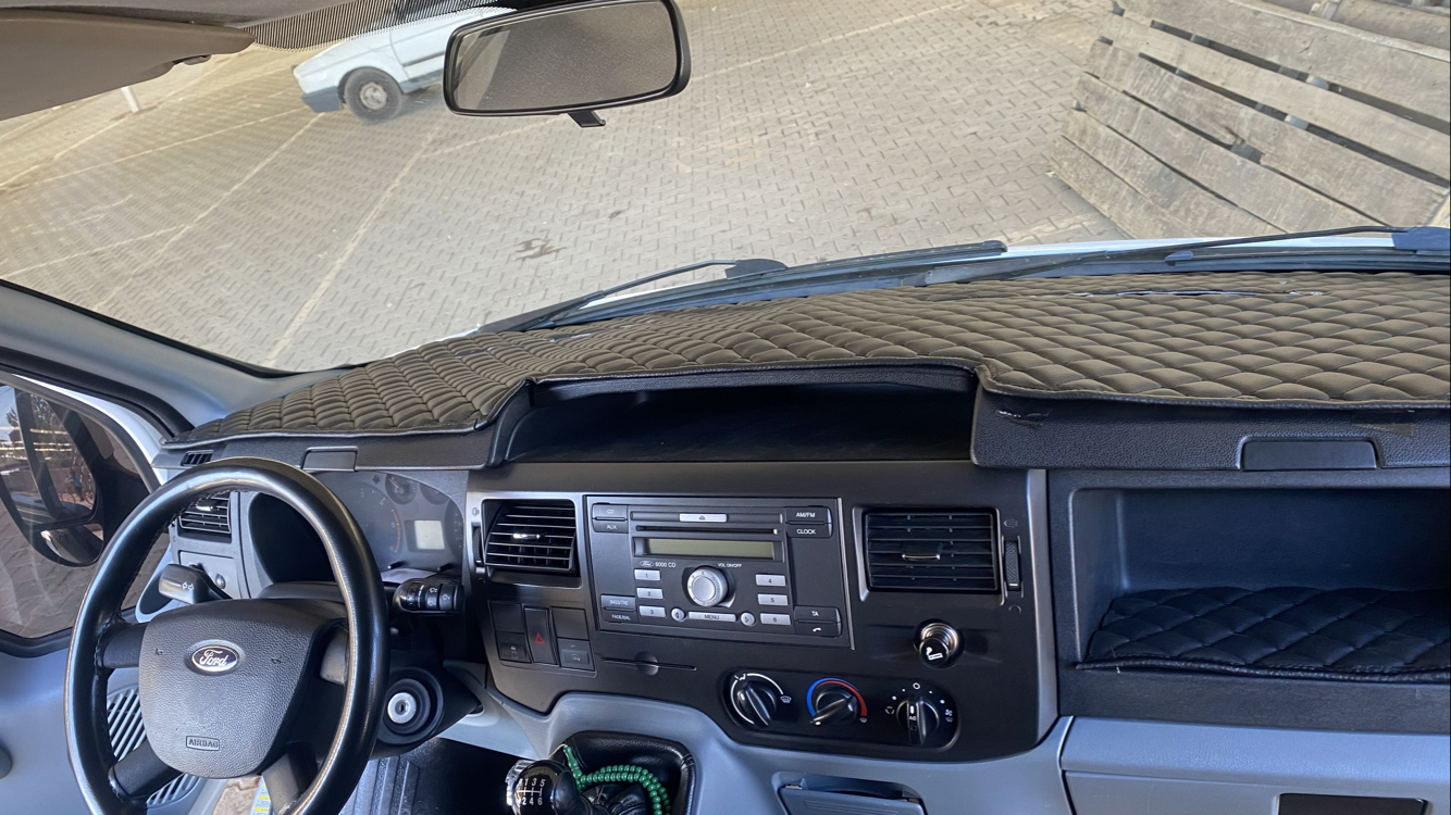 FORD TRANSİT 2007/2012 model arası SİYAH, Siyah Püskülsüz Torpido ÖRTÜSÜ