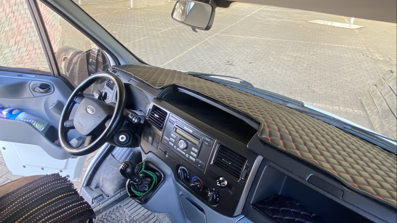 FORD TRANSİT 2007/2012 model arası SİYAH, KIRMIZI Püskülsüz Torpido ÖRTÜSÜ