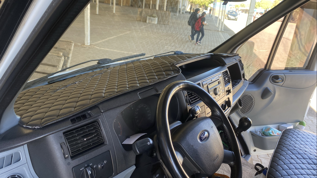 FORD TRANSİT 2007/2012 model arası SİYAH, Siyah Püskülsüz Torpido ÖRTÜSÜ