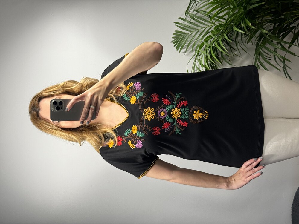 Nakış detaylı bluz modelimiz
