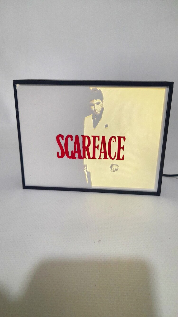 Scarface Poster Led Lightbox – Efsanevi Film Sahnesi Artık Senin Odanda