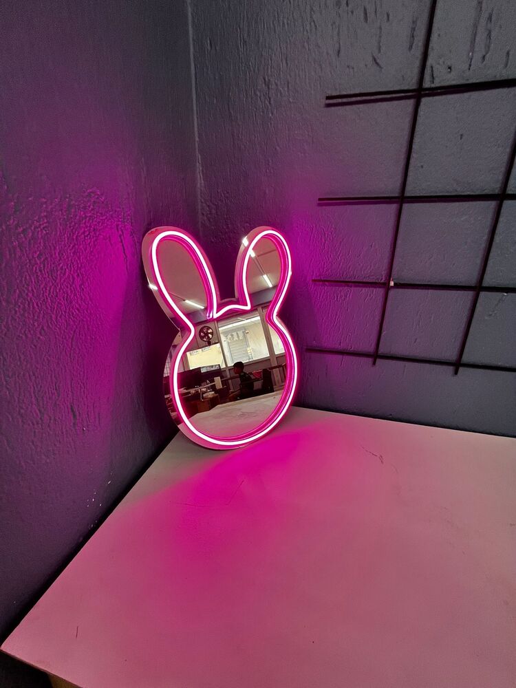 Neon Işıklı Tavşan Ayna