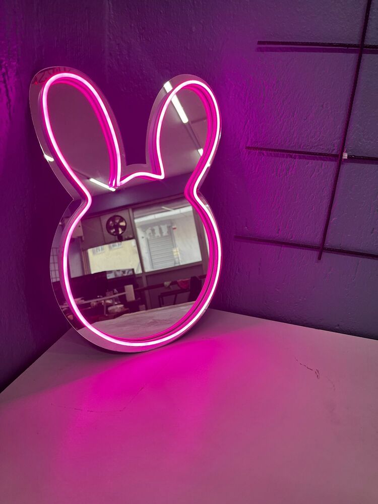 Neon Işıklı Tavşan Ayna