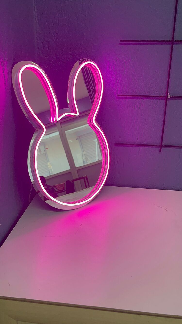 Neon Işıklı Tavşan Ayna