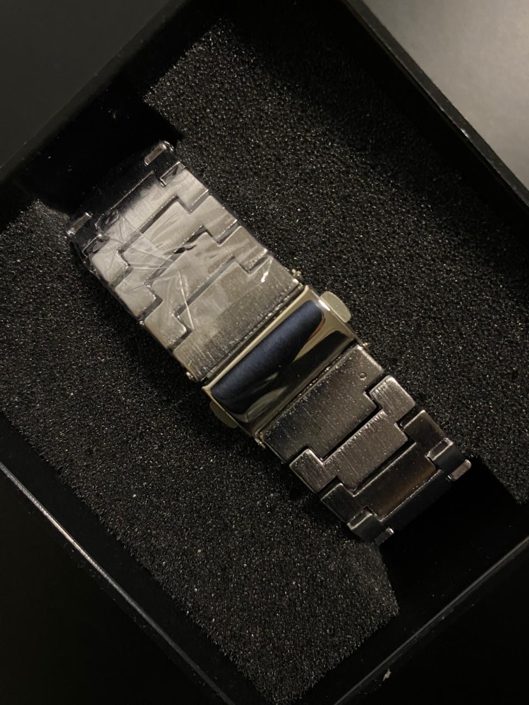 Erkek Kol Saati 40 mm – Siyah Desenli Kadran, Çelik Kordon, Tarih Göstergeli Quartz