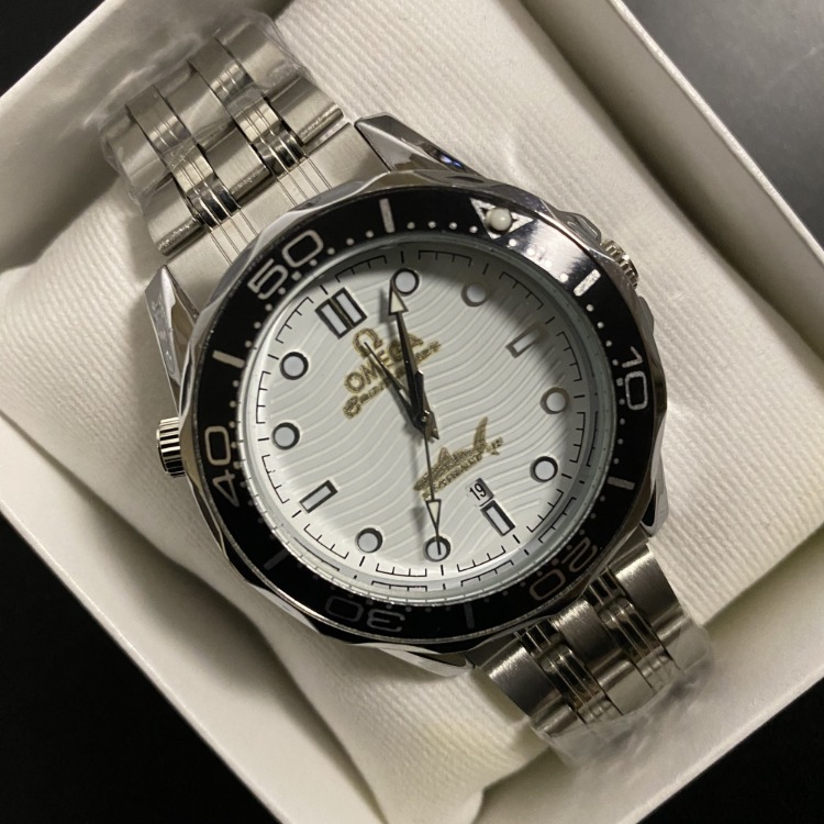 Erkek Kol Saati 42 mm – Beyaz Kadran, Çelik Kordon, Tarih Göstergeli Quartz
