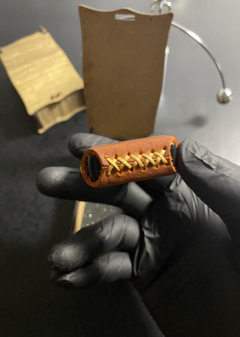 Taba Renk Hakiki Deri Kılıflı Zippo Çakmak - (Kişiye Özel İsimli)
