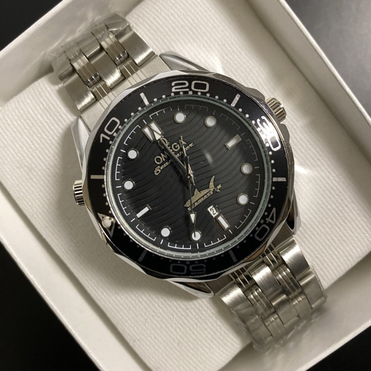 Erkek Kol Saati 42 mm – Çelik Kordon, Siyah Kadran, Tarih Göstergeli Quartz