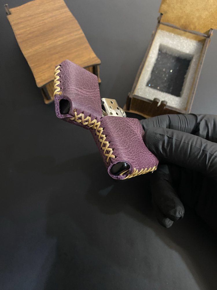Kişiye Özel Hakiki Deri Mor Zippo Çakmak