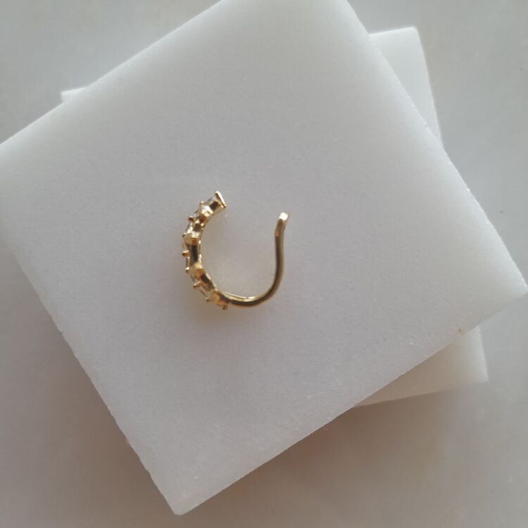 Özel Seri Zirkon Taşlı Yıldızlı Kıkırdak Küpe 