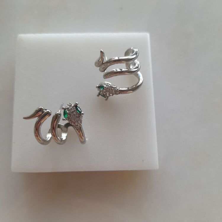 Özel Seri Yeşil Göz Detay Çoklu Görünüm Plaka Silver Yılan Küpe

