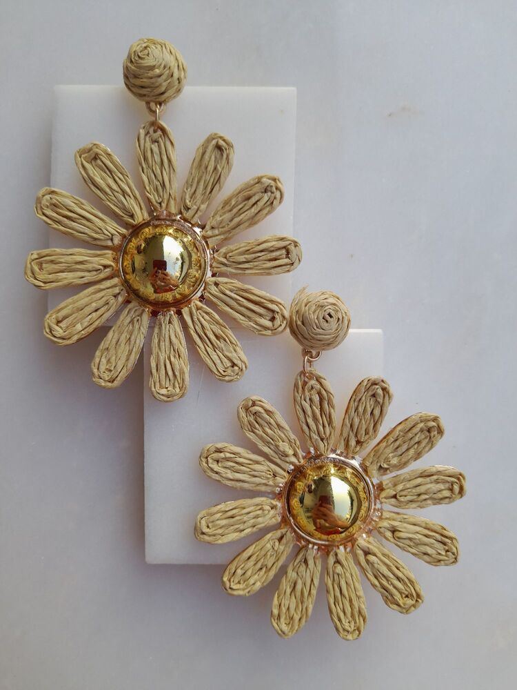 Hasır Papatya Model Bej Renk Küpe 