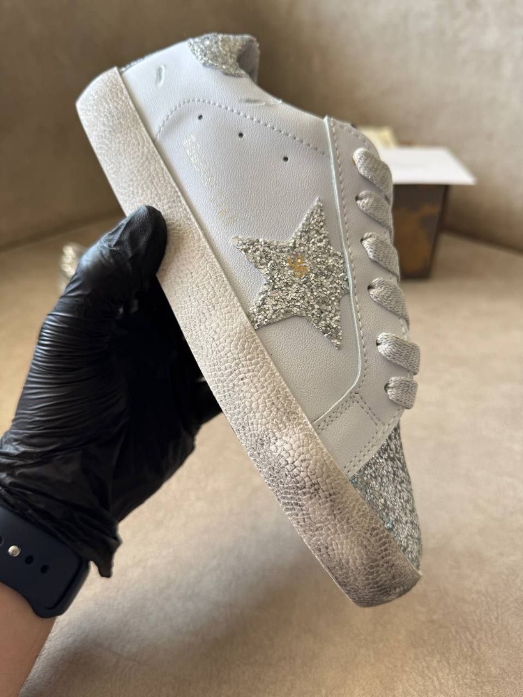 Golden Goose Deluxe Sneaker