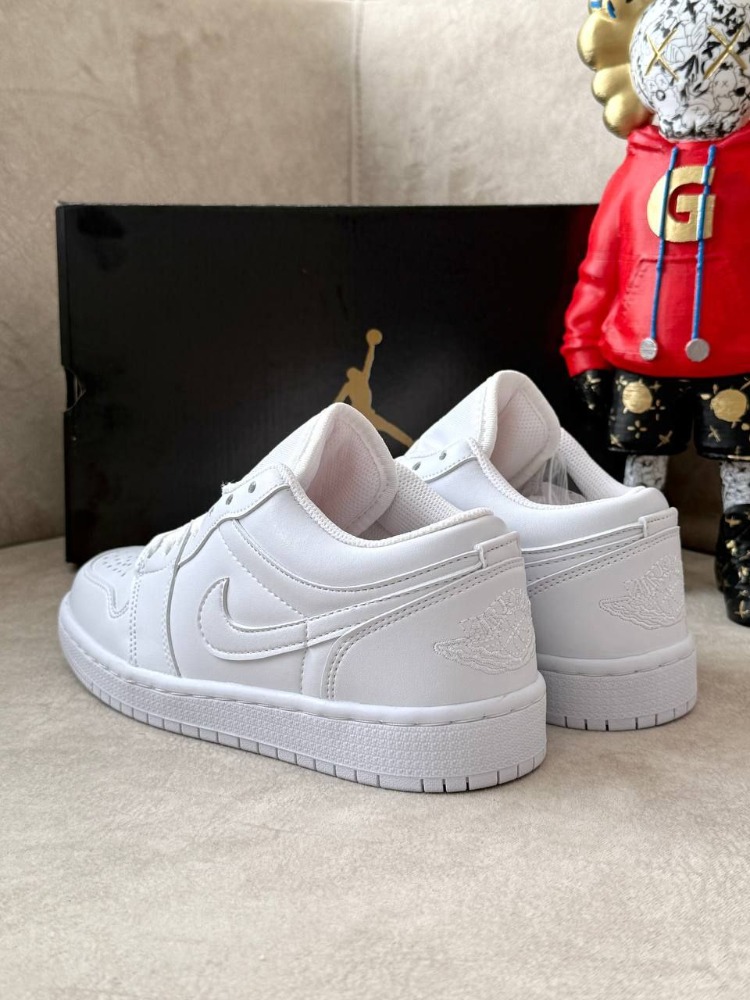 Nike Air Jordan | Triple White