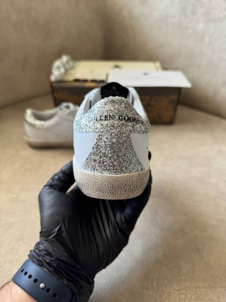Golden Goose Deluxe Sneaker