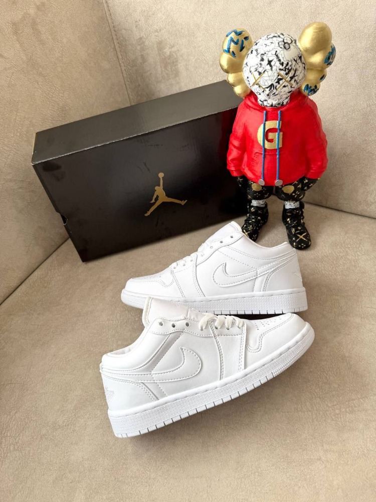 Nike Air Jordan | Triple White
