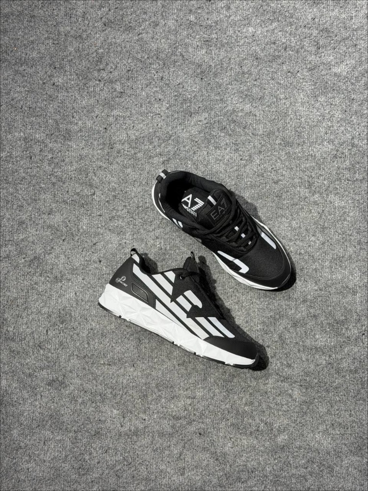 EA7 EMPORIO ARMANI ULTIMATE C2 COMBAT SİYAH BEYAZ