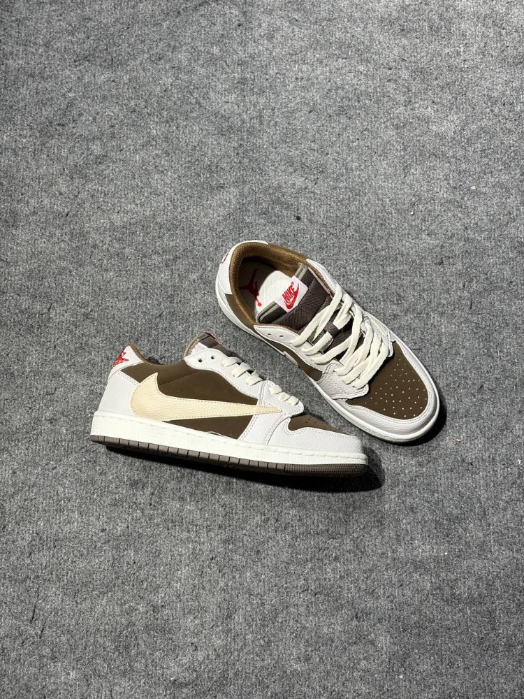 NİKE TRAVİS SCOOT x AIR JORDAN RETRO REVERSE MOCHA