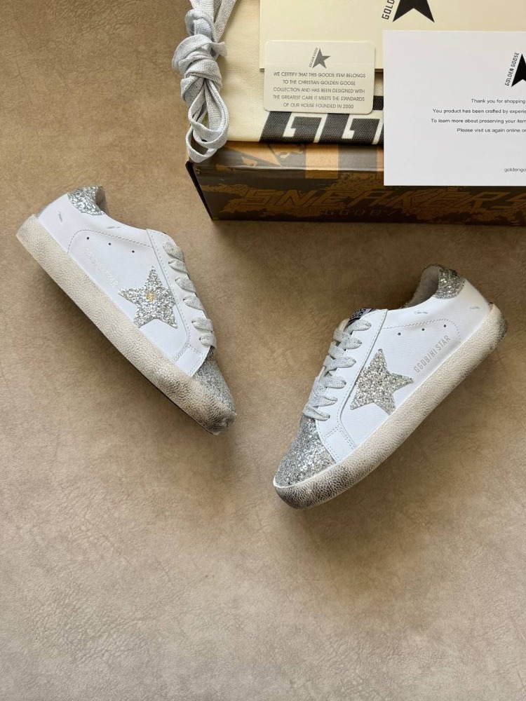 Golden Goose Deluxe Sneaker