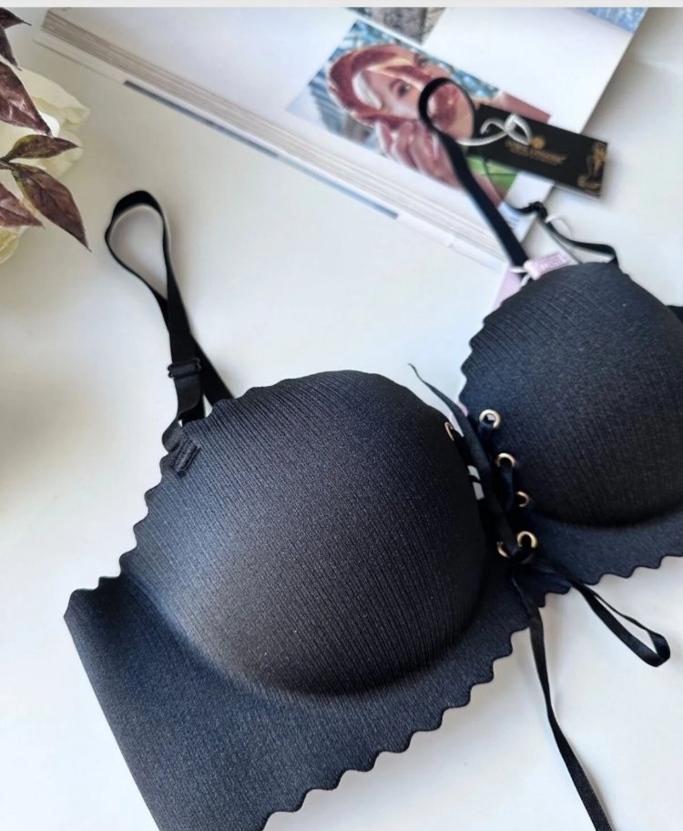 Nurah Lingerie bağcıklı goth siyah sütyen