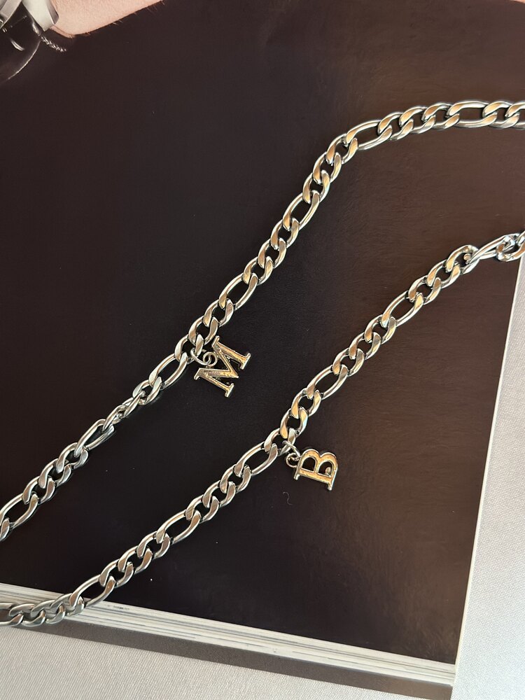 UNISEX HARFLİ BİLEKLİK (TEK ADET)
