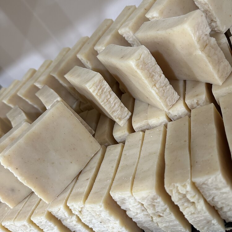 KEÇİ SÜTLÜ BALLI DOĞAL SABUN 100 gr. 
