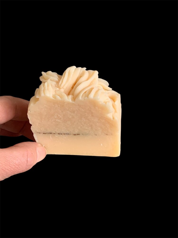 CUPCAKE JOJOBA-YULAF-YOĞURT -150 gr.JUMBO KIRIŞIKLIK,SARKMA ÖNLEYİCİ SABUN